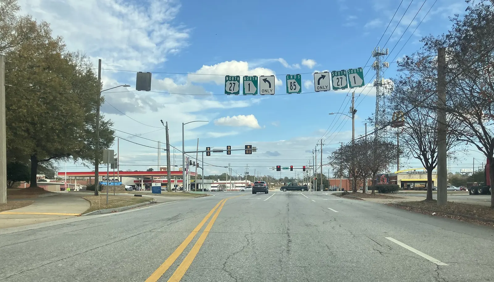 Signs for U.S. 27 and Georgia 85 at the southern end of Georgia 85 in Columbus.