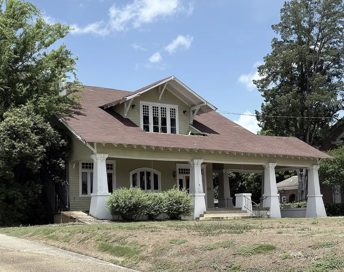 A bungalow in the Wynn's Hill-Overlook-Oak Circle Historic District in Columbus.