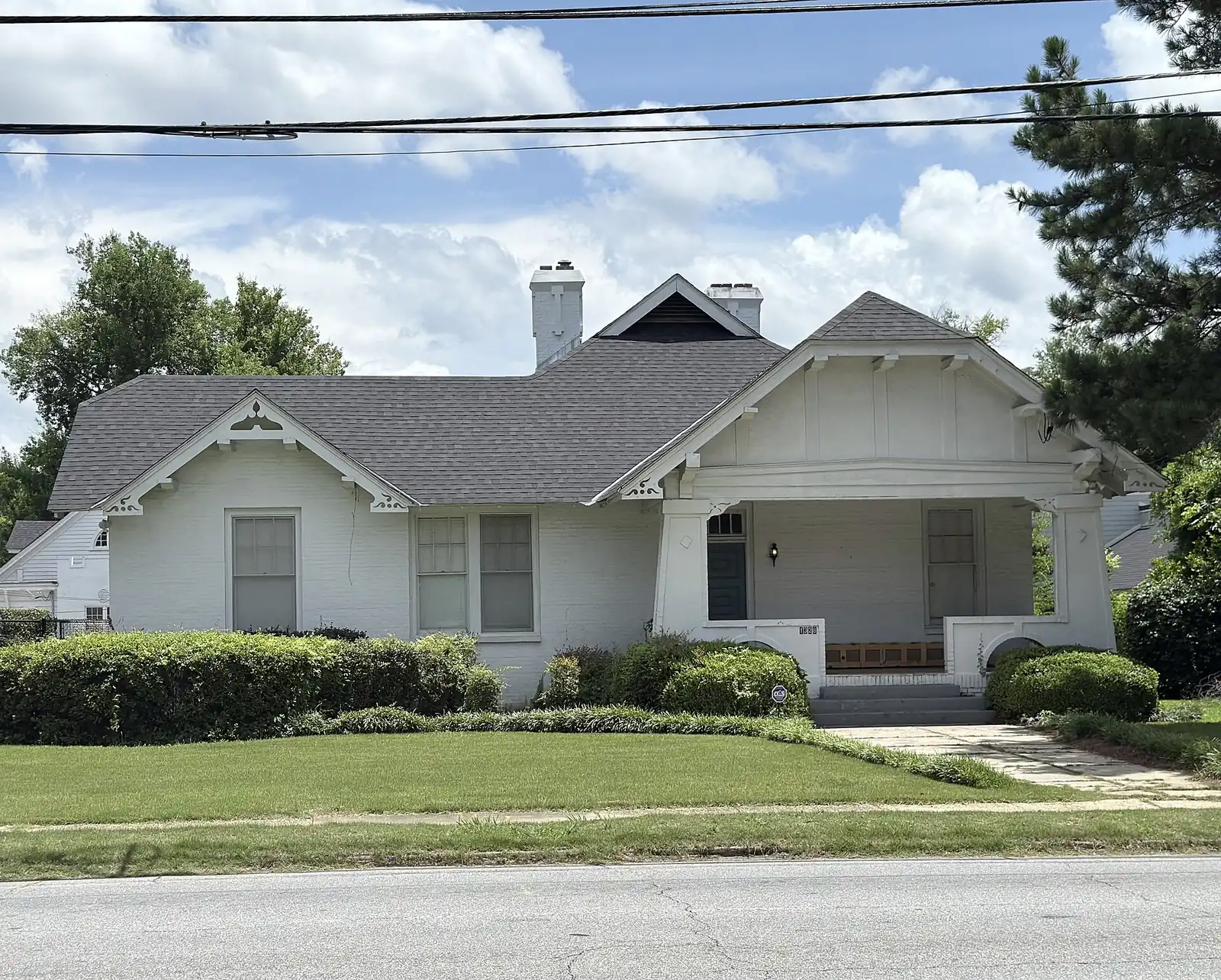 A house in the Wynn's Hill-Overlook-Oak Circle Historic District in Columbus.