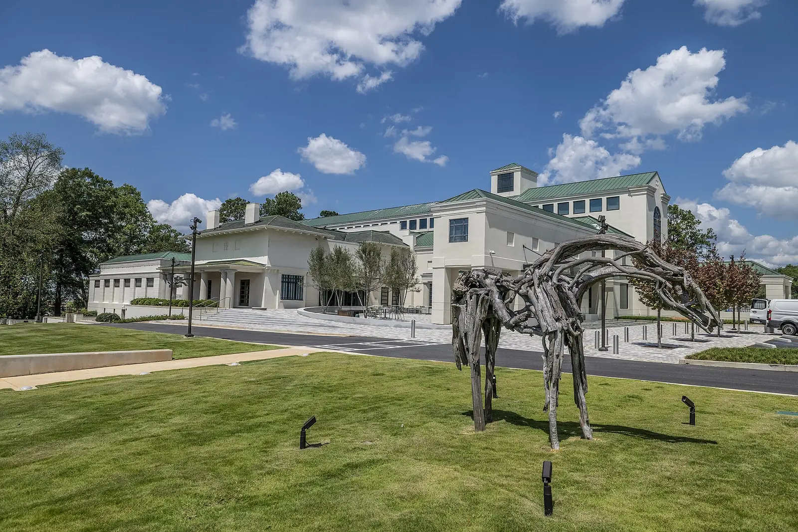The Columbus Museum on Wynnton Road, with a horse sculpture on its lawn.