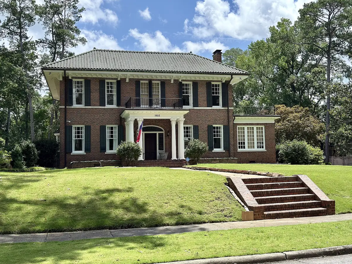 A house in the Peacock Woods-Dimon Circle Historic District in Columbus.